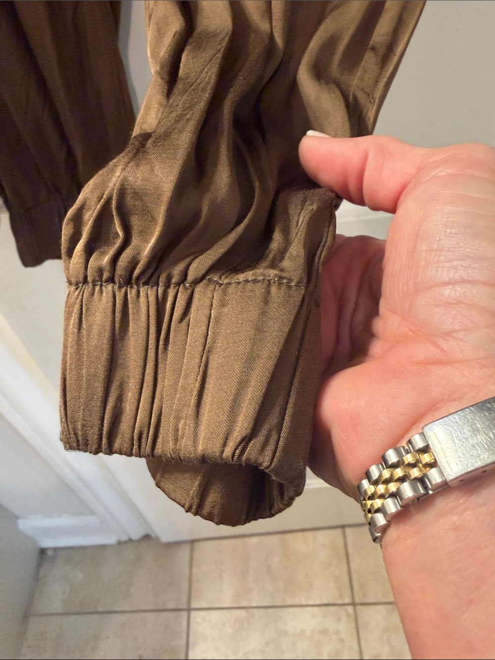 Olivaceous Brown Lightweight Drawstring Jogger Pants - Picture 2 of 4
